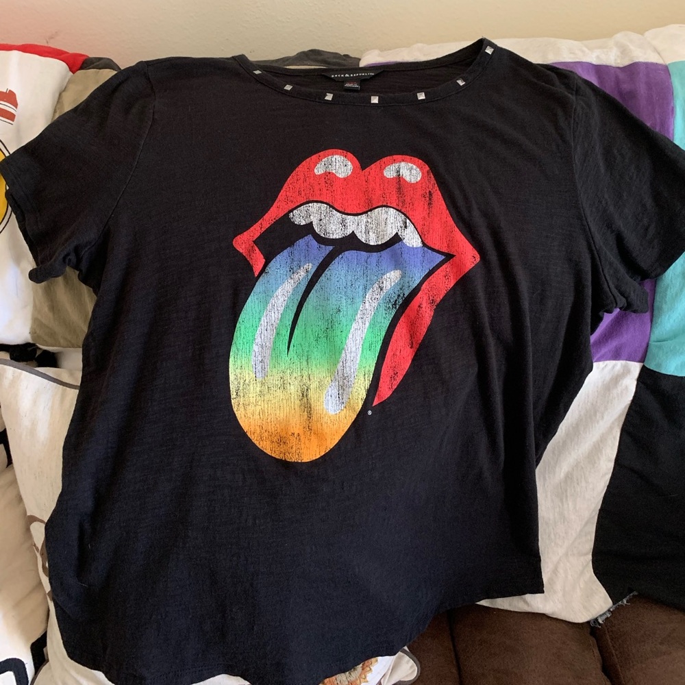 Rock& Republic T-shirt. Black, wore and washed once. 100% cotton XXL.